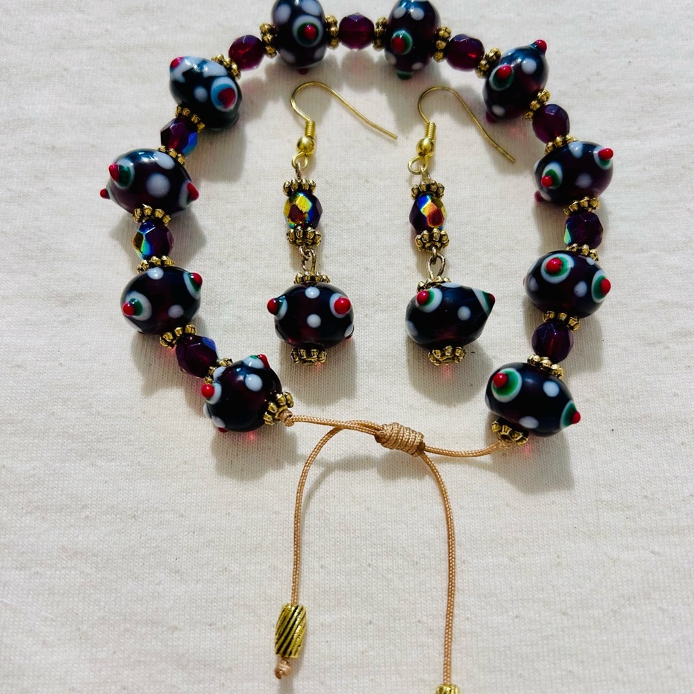 Black and Gold Iridescent Beaded Bracelet